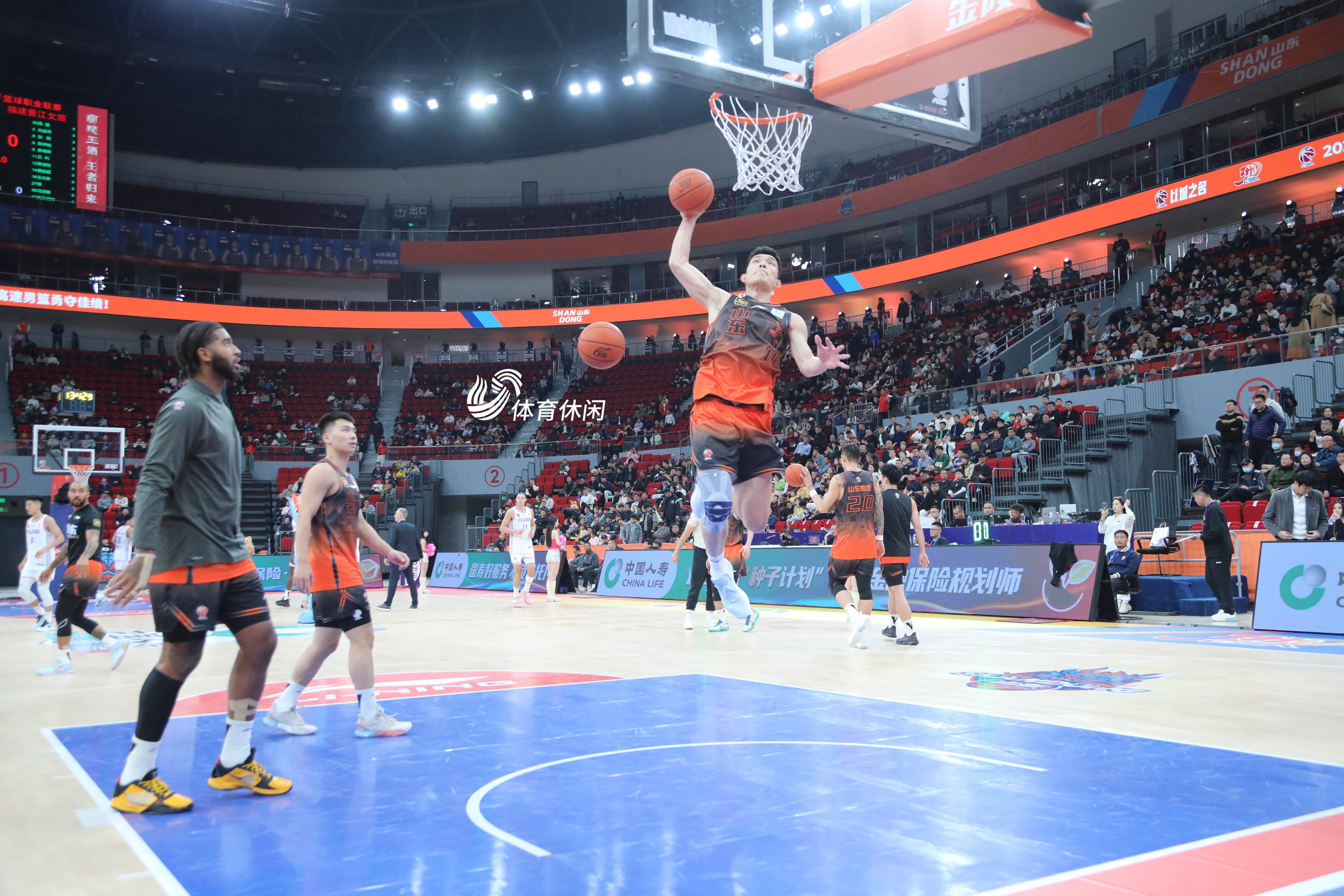 九游培训-关于新赛季首场胜利,山东男篮破门而入的信息