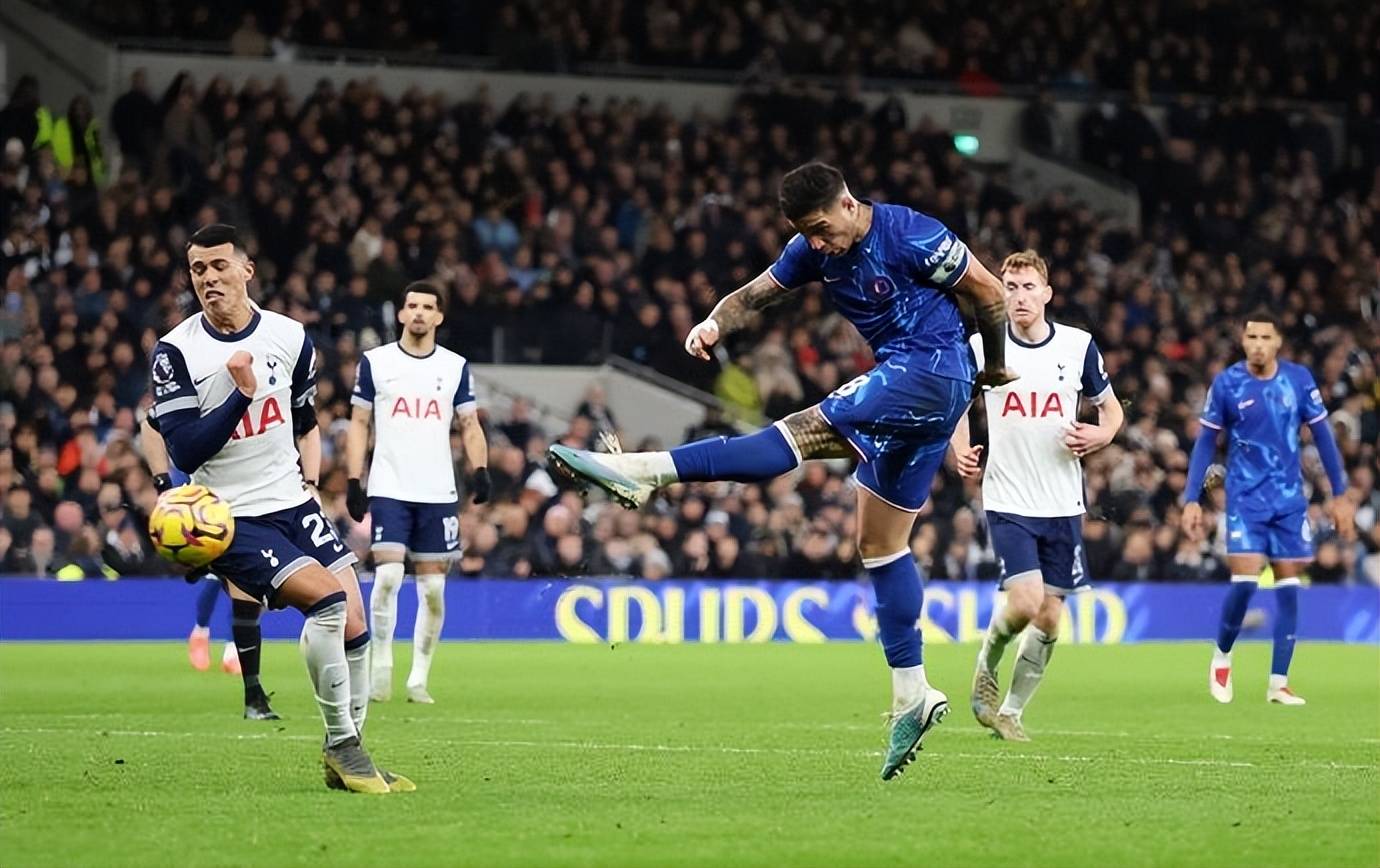 九游培训-包含热刺在关键时刻表现出色,周六夜晚取胜的词条