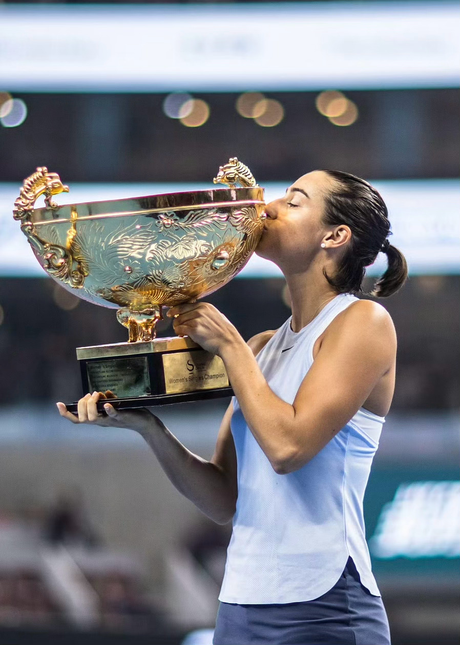 冰岛运动员勇夺冠军,创造佳绩 冰岛运动员勇夺冠军,创造佳绩