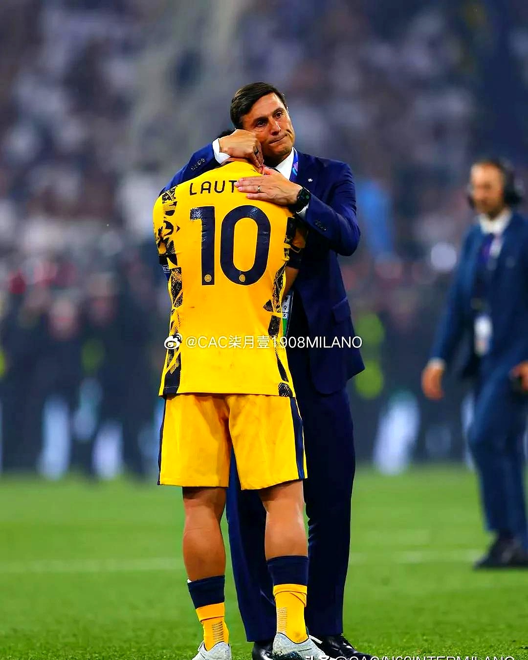 九游注册-安格斯客场击败里尔，取得关键三分