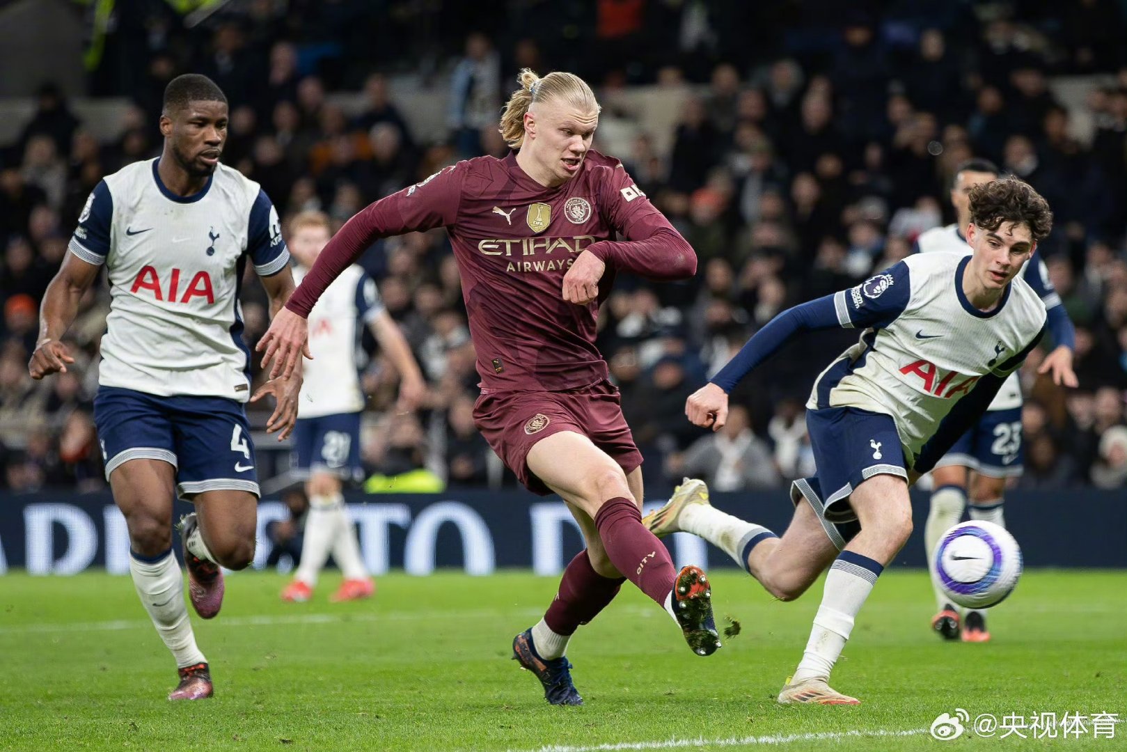 米兰在客场比赛中输给了曼城 米兰在客场比赛中输给了曼城