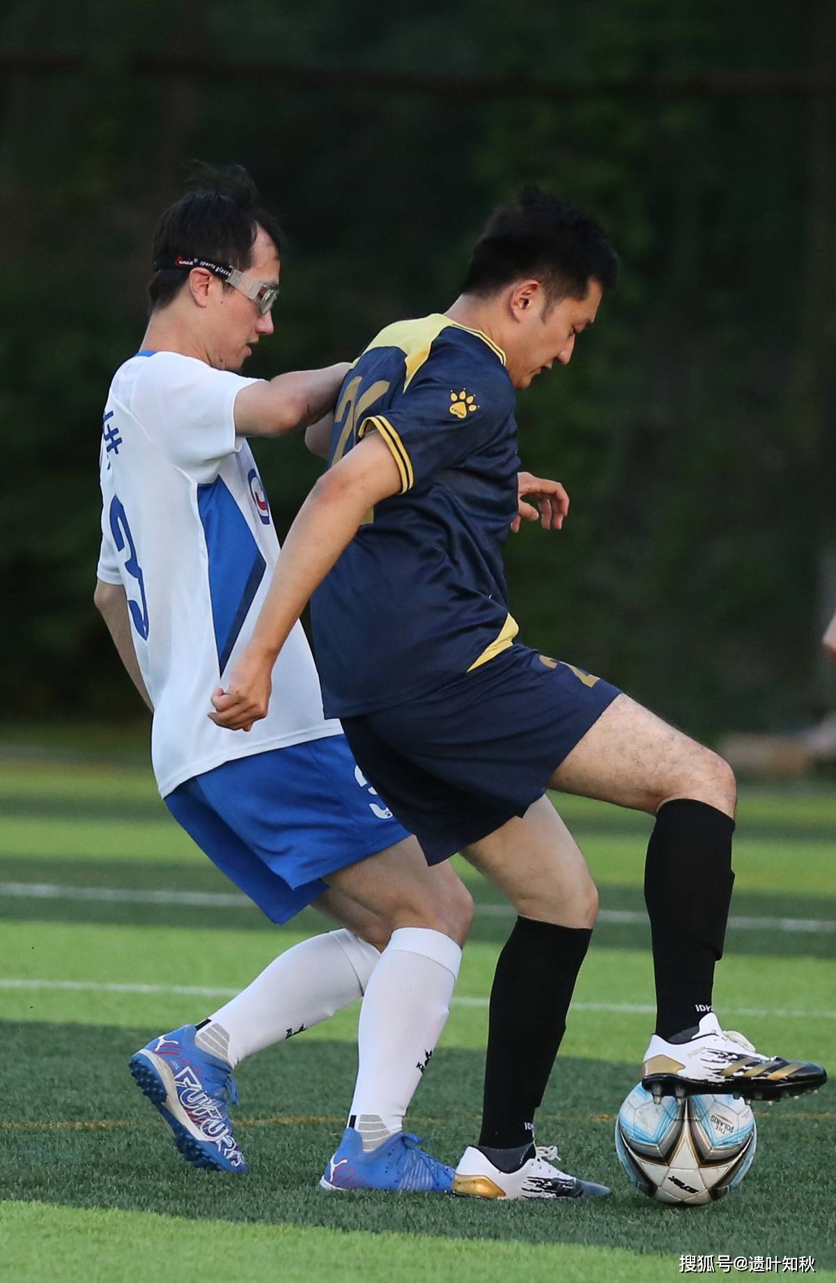 九游教练-关于国内职业足球比拼惊险连连，强强对话精彩纷呈的信息